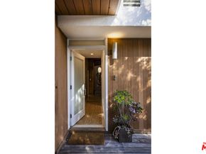 2422 Claremont Avenue, Los Angeles CA 90027