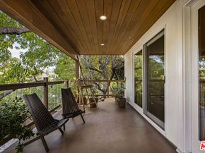 2422 Claremont Avenue, Los Angeles CA 90027