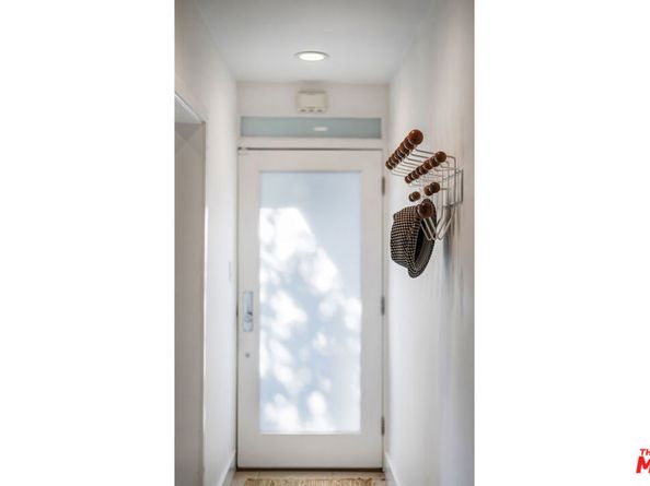 2422 Claremont Avenue, Los Angeles CA 90027