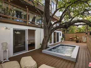 2422 Claremont Avenue, Los Angeles CA 90027