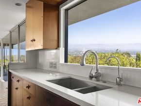 14513 Mulholland Drive, Los Angeles CA 90077