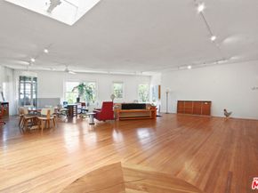 1802 Pacific Avenue, Venice CA 90291