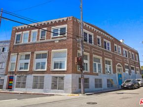 1802 Pacific Avenue, Venice CA 90291