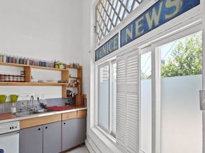 1802 Pacific Avenue, Venice CA 90291