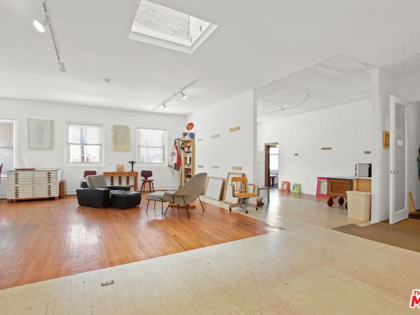 1802 Pacific Avenue, Venice CA 90291