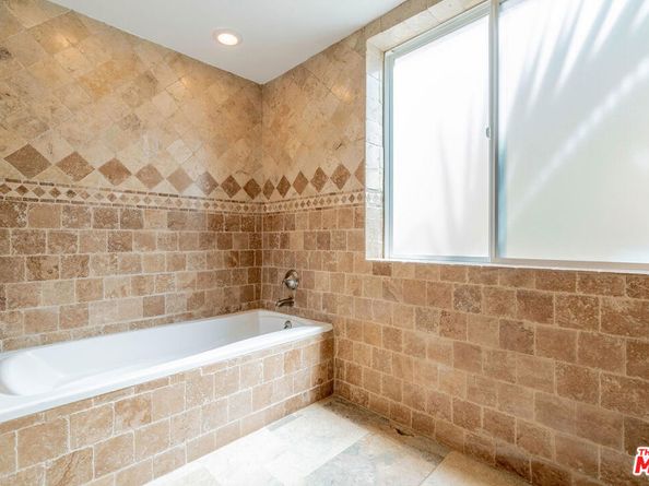 16123 W Sunset Boulevard 305, Pacific Palisades CA 90272