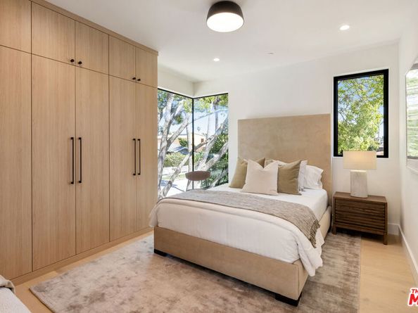 2115 Walnut Avenue, Venice CA 90291