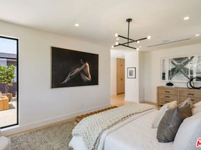 2115 Walnut Avenue, Venice CA 90291