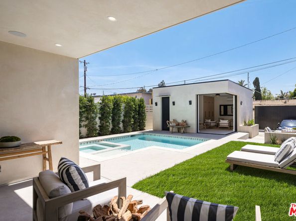 2115 Walnut Avenue, Venice CA 90291