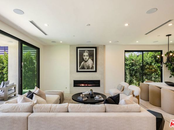 2115 Walnut Avenue, Venice CA 90291