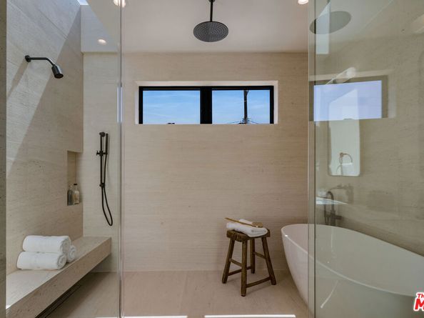 2115 Walnut Avenue, Venice CA 90291