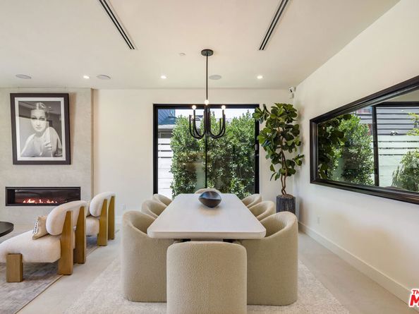 2115 Walnut Avenue, Venice CA 90291