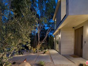 2115 Walnut Avenue, Venice CA 90291