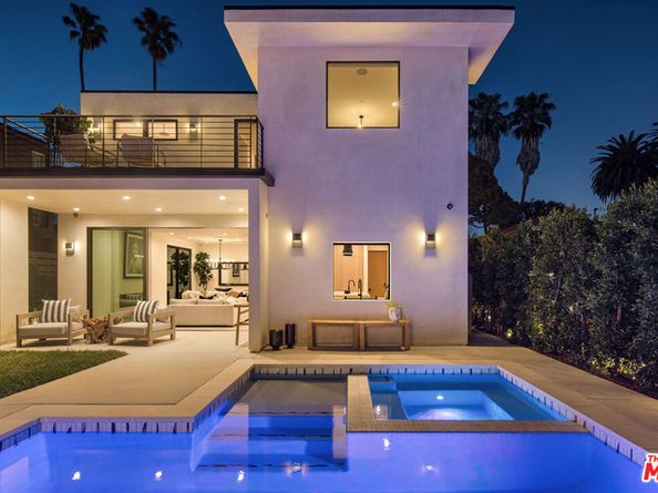 2115 Walnut Avenue, Venice CA 90291