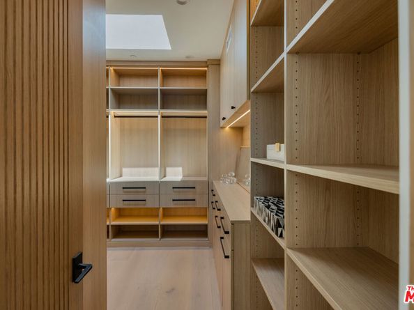 2115 Walnut Avenue, Venice CA 90291