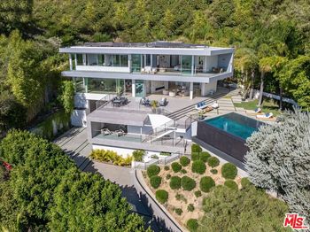 1895 Rising Glen Road