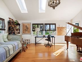 2621 Grandview Avenue, Venice CA 90291