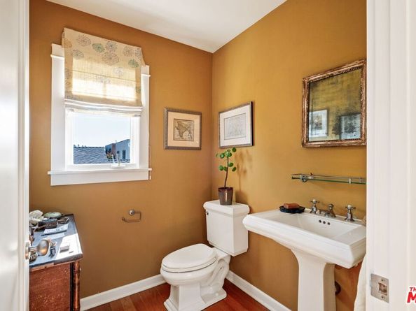 2621 Grandview Avenue, Venice CA 90291