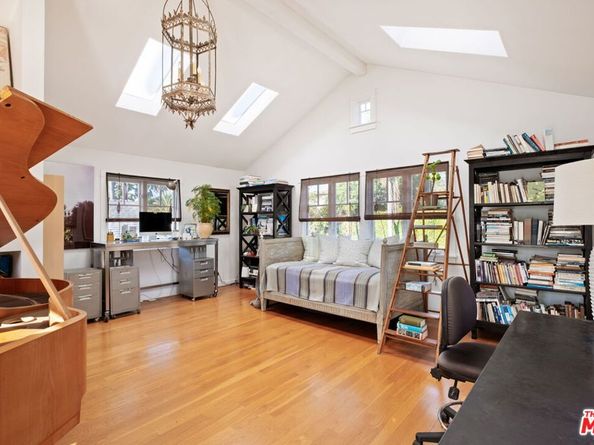 2621 Grandview Avenue, Venice CA 90291