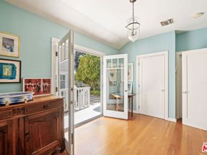 2621 Grandview Avenue, Venice CA 90291