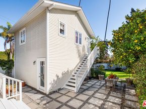 2621 Grandview Avenue, Venice CA 90291