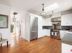 2621 Grandview Avenue, Venice CA 90291