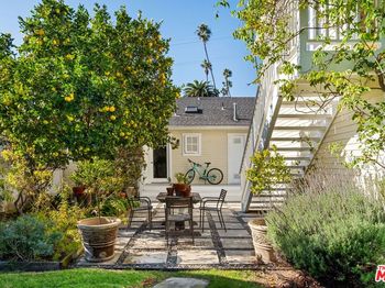 2621 Grandview Avenue