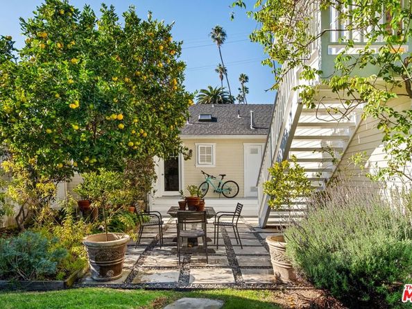 2621 Grandview Avenue, Venice CA 90291