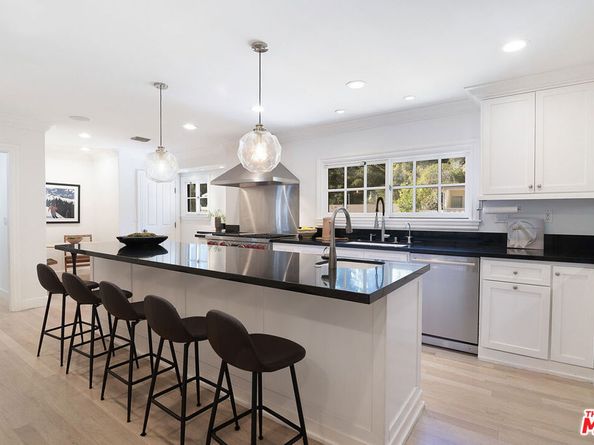 1132 Chantilly Road, Los Angeles CA 90077