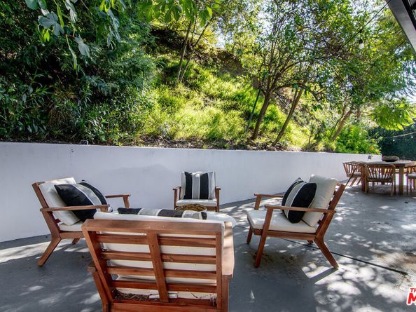 1132 Chantilly Road, Los Angeles CA 90077