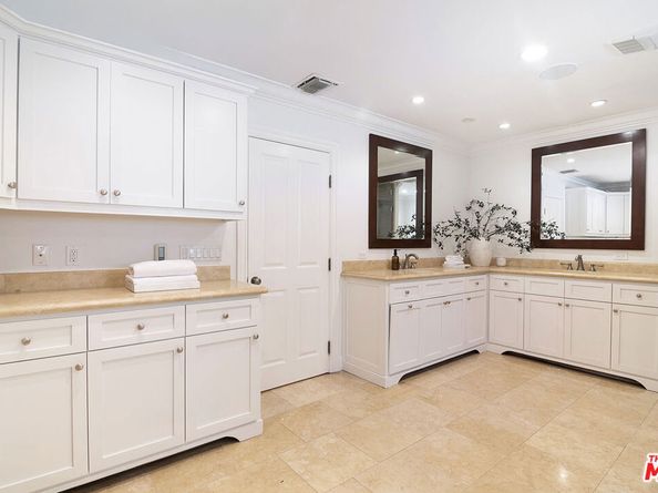 1132 Chantilly Road, Los Angeles CA 90077