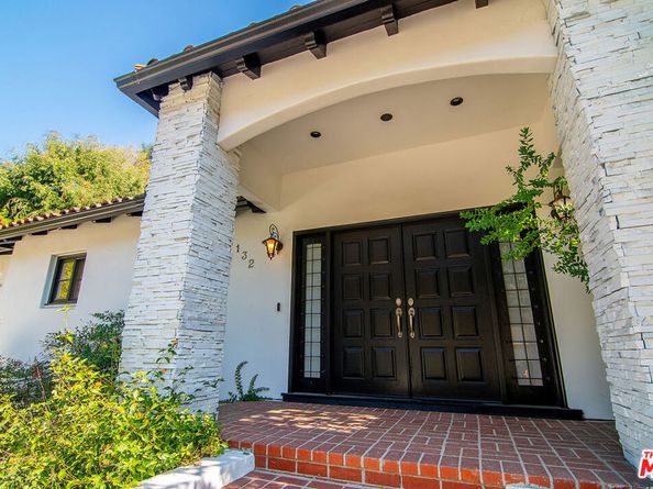 1132 Chantilly Road, Los Angeles CA 90077