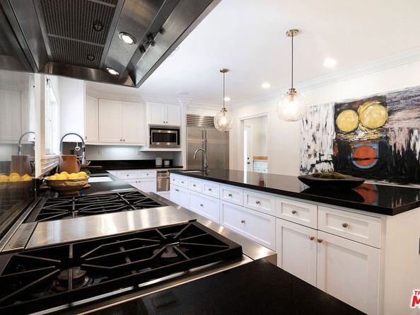 1132 Chantilly Road, Los Angeles CA 90077