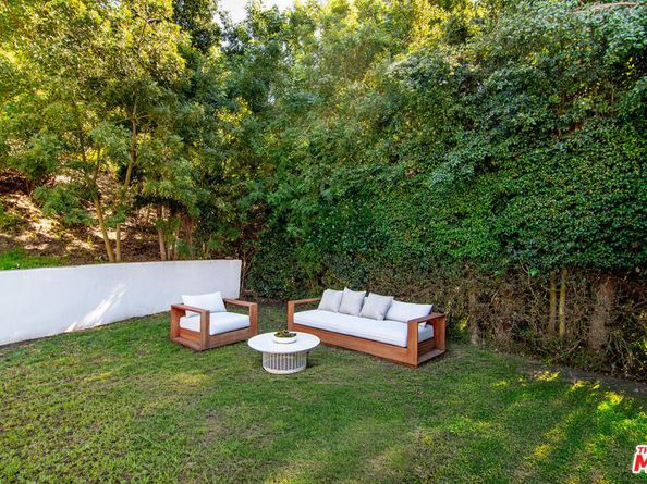 1132 Chantilly Road, Los Angeles CA 90077