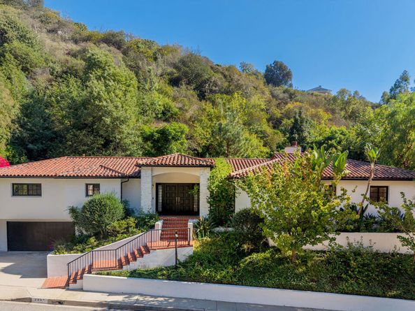 1132 Chantilly Road, Los Angeles CA 90077