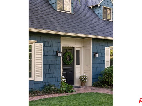 2555 N Altadena Drive, Altadena CA 91001