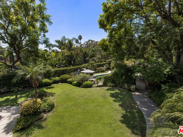 2555 N Altadena Drive, Altadena CA 91001