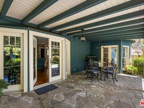 2555 N Altadena Drive, Altadena CA 91001