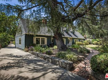 2555 N Altadena Drive