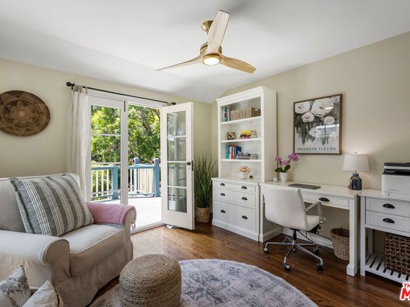 2555 N Altadena Drive, Altadena CA 91001