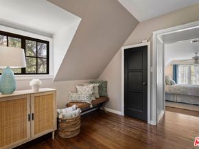 2555 N Altadena Drive, Altadena CA 91001