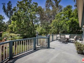 2555 N Altadena Drive, Altadena CA 91001
