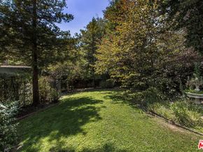 2555 N Altadena Drive, Altadena CA 91001