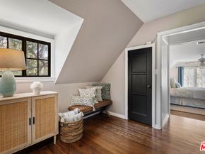 2555 N Altadena Drive, Altadena CA 91001