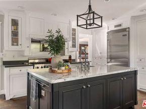 2555 N Altadena Drive, Altadena CA 91001