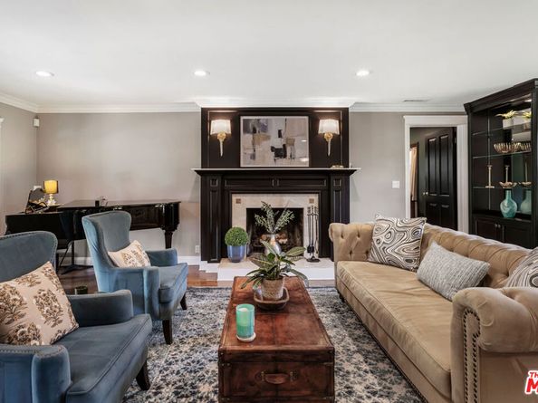 2555 N Altadena Drive, Altadena CA 91001