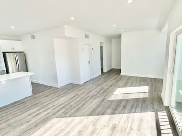 1337 S Hudson Avenue, Los Angeles CA 90019