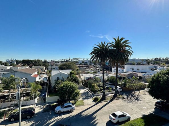 1337 S Hudson Avenue, Los Angeles CA 90019