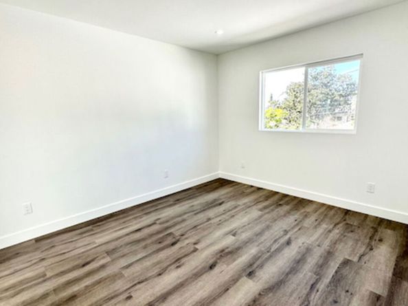 1337 S Hudson Avenue, Los Angeles CA 90019