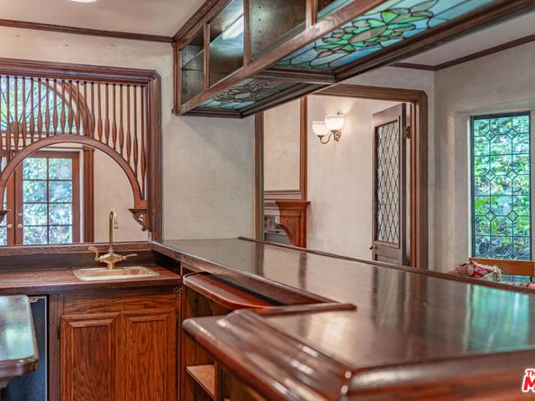 3041 E Chevy Chase Drive, Glendale CA 91206